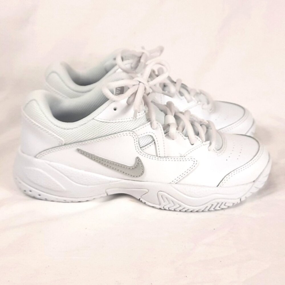 Nike Court Lite 2 YOUTH Size 5.5 (=Women's 7) White Silver Tennis Shoes Sneakers